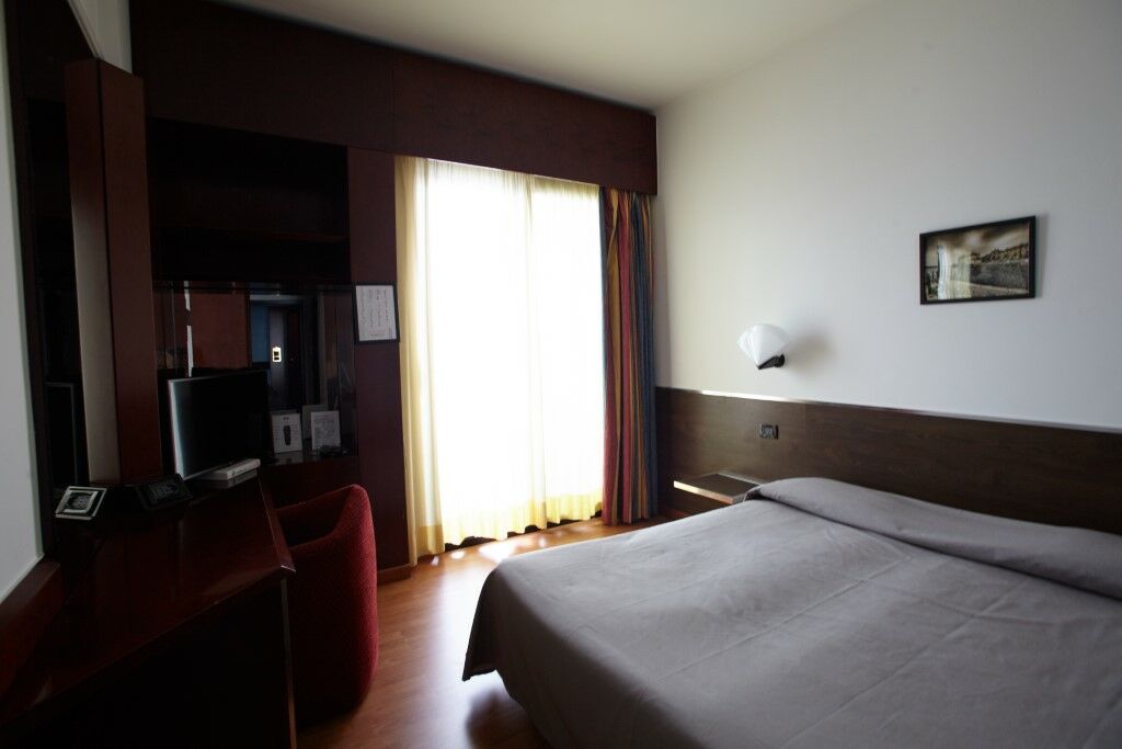 Hotel Concorde Арона Экстерьер фото